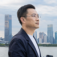 张先生香港专才移民故事：深港双城布局，以香港跳板赋能企业国际化与子女未来